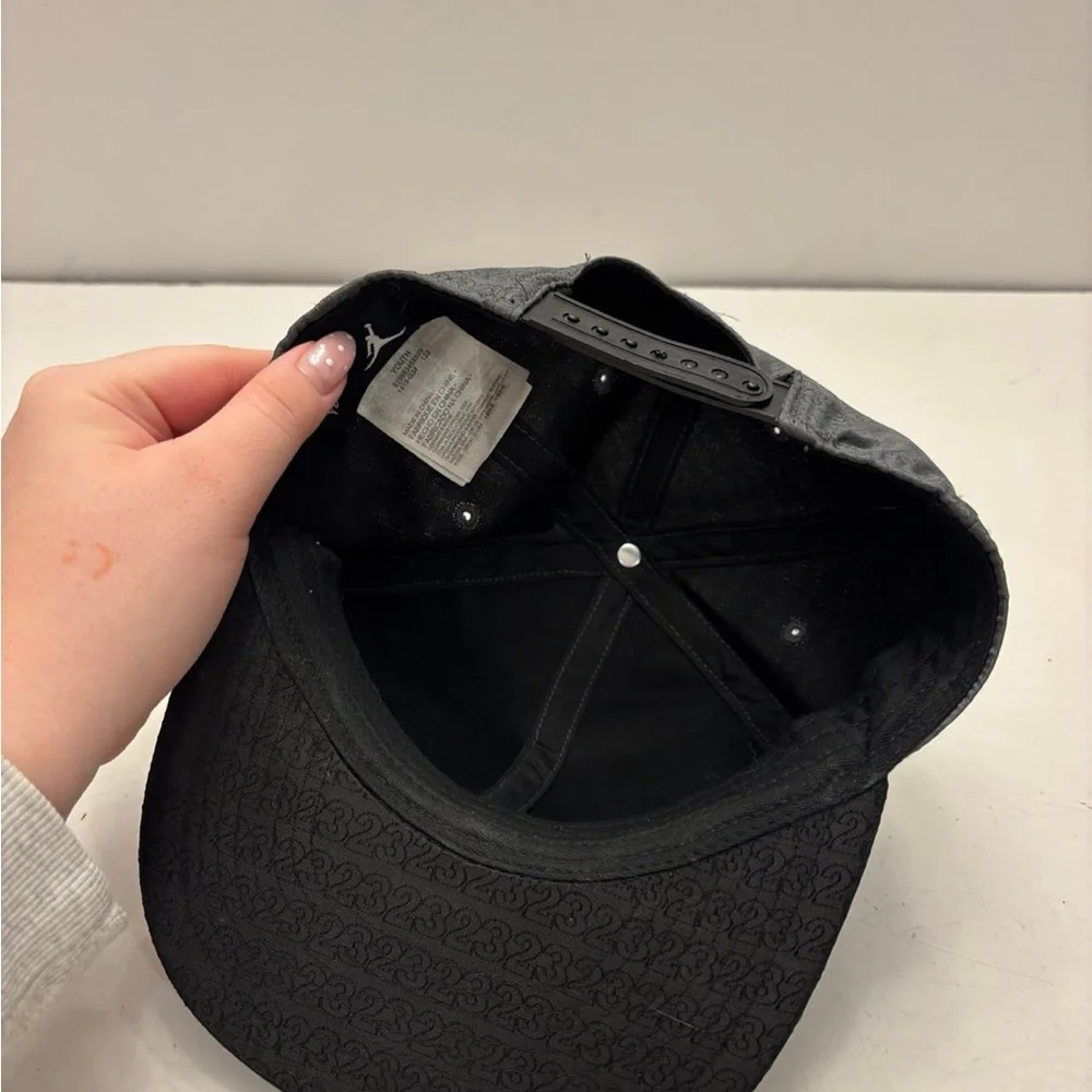 Nike Air Jordan Hat Youth One Size Fits Most Adjustable Snapback Gray / Black